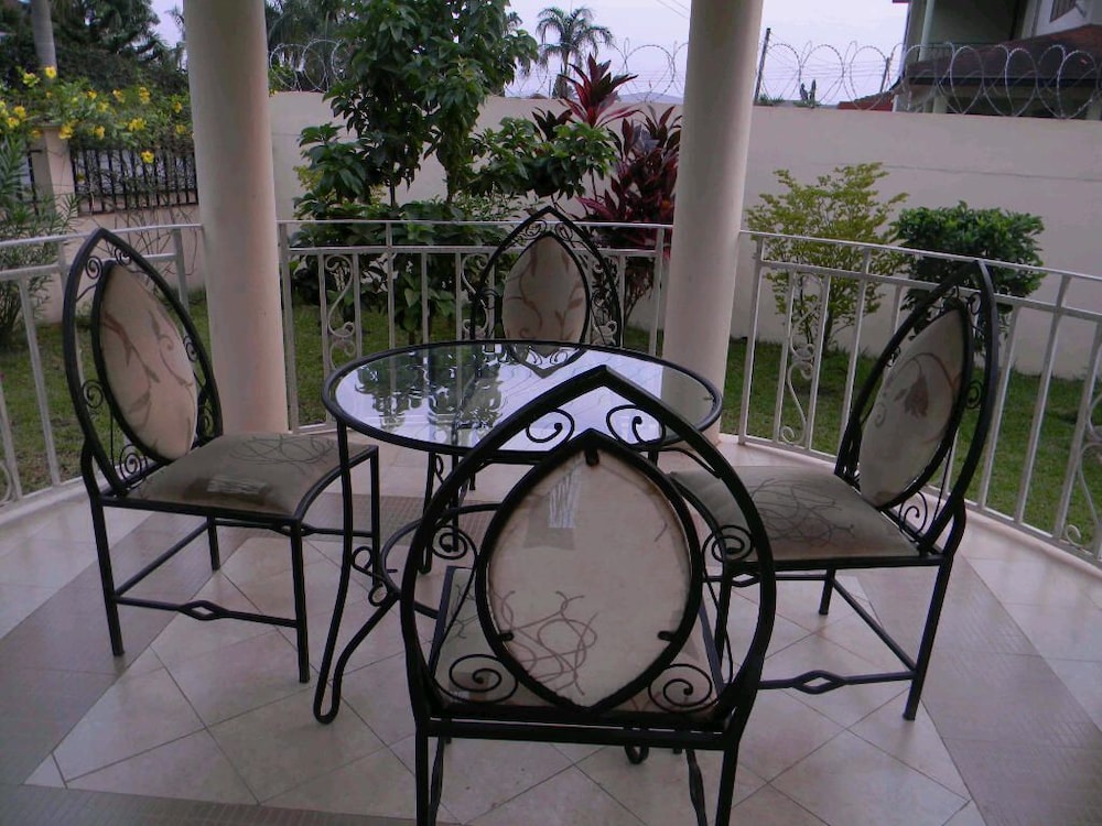 acacia lodge north legon