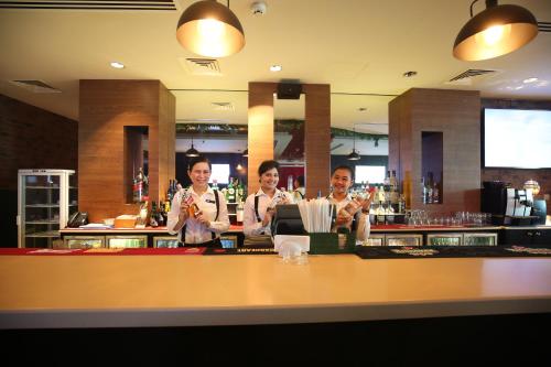 Holiday Inn Express Dubai Airport By Ihg,Near Festival Center,3 star