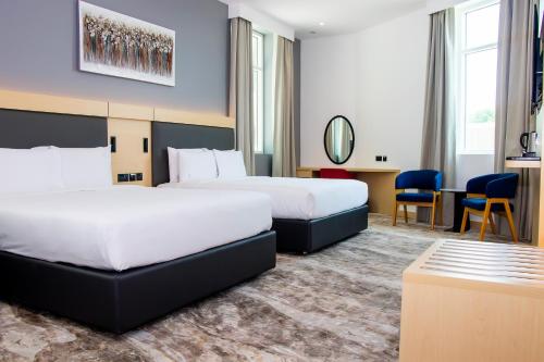 Holiday Inn Express Dubai Airport By Ihg,Near Festival Center,3 star