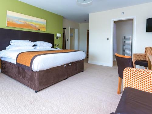 The Lord Nelson Hotel,Haverfordwest>>Burton,4 star