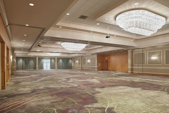 doubletree by hilton akron fairlawn