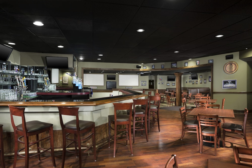 Doubletree By Hilton Manhattan, Ks,,3 star