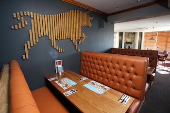 premier inn newark