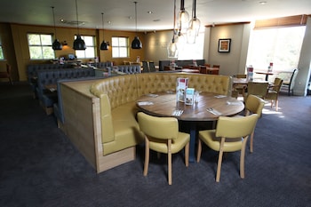 premier inn newark
