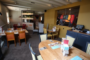 premier inn newark