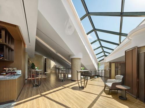 doubletree by hilton yantai golden coast hotel and suites