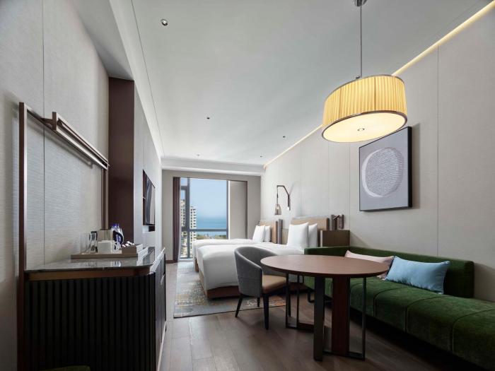 doubletree by hilton yantai golden coast hotel and suites