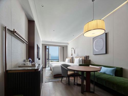 doubletree by hilton yantai golden coast hotel and suites