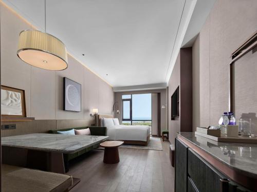 doubletree by hilton yantai golden coast hotel and suites