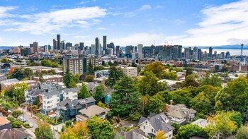 Dragonstone Sweet Suite,,1 star