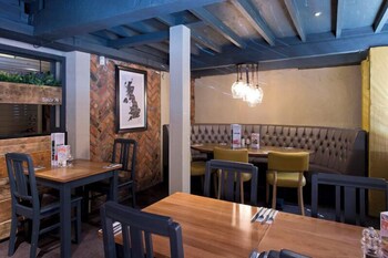 premier inn cambridge north girton
