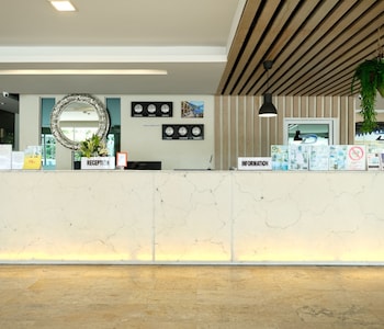 D At Sea Hotel,,4 star