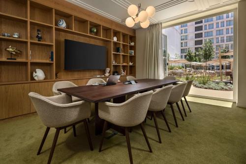 duo hotel lisbon curio collection by hilton