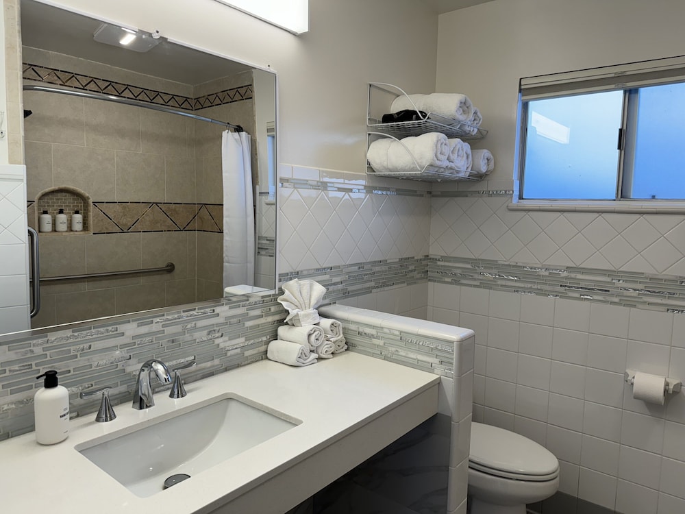 eastern sierra motor lodge