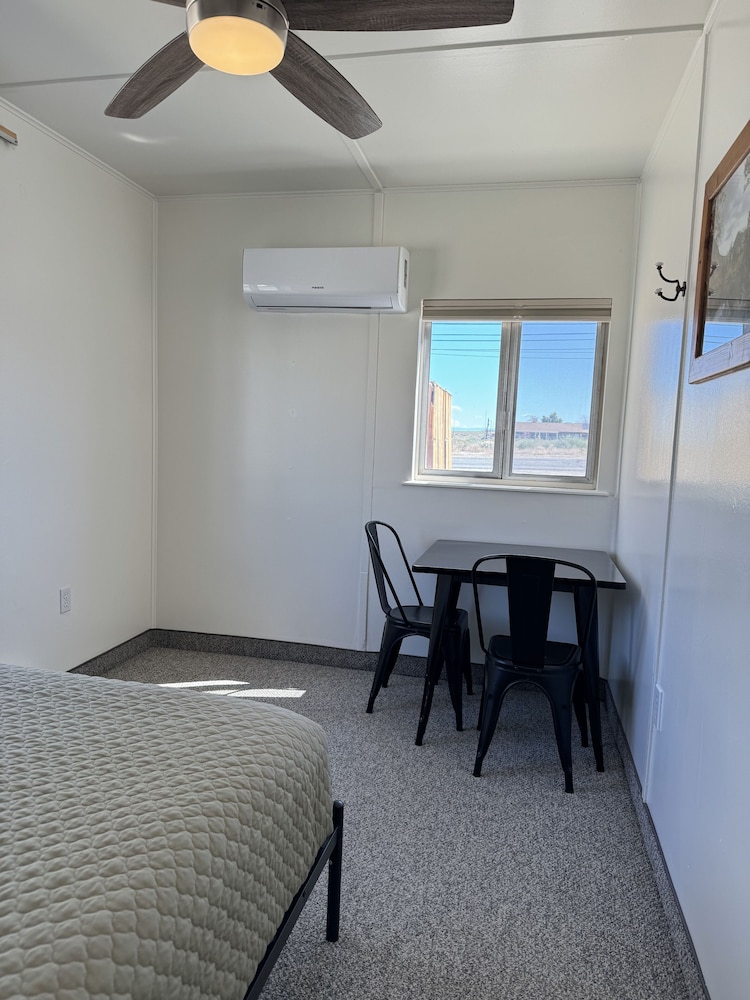 eastern sierra motor lodge