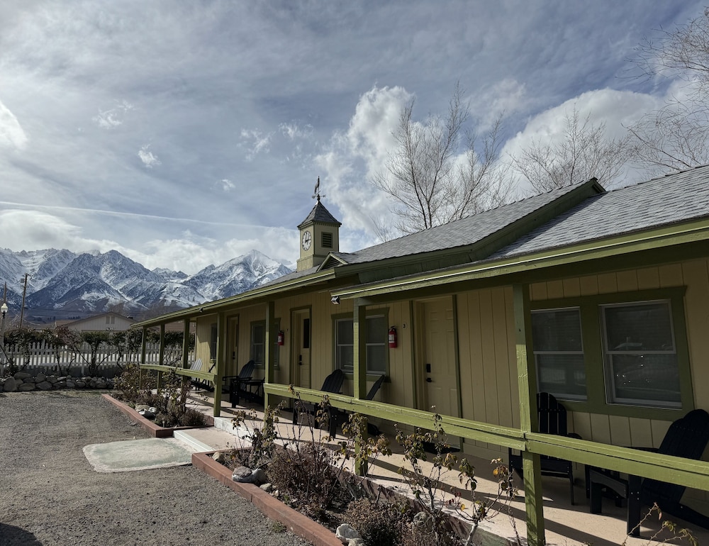 eastern sierra motor lodge