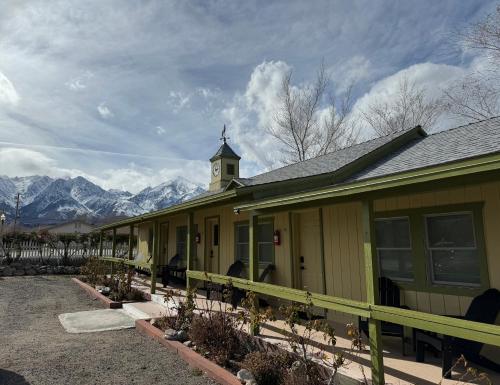 eastern sierra motor lodge