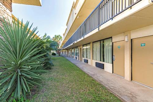 eco inn suites baytown