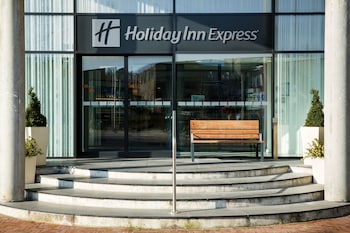holiday inn express arnhem by ihg