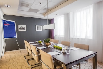holiday inn express arnhem by ihg
