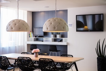 holiday inn express arnhem by ihg