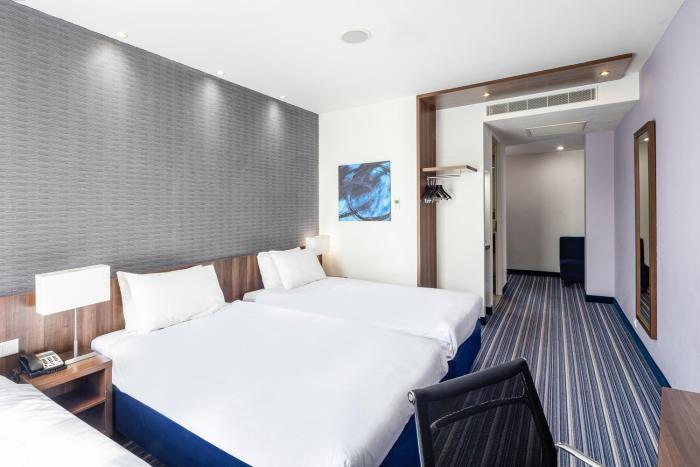 holiday inn express arnhem by ihg