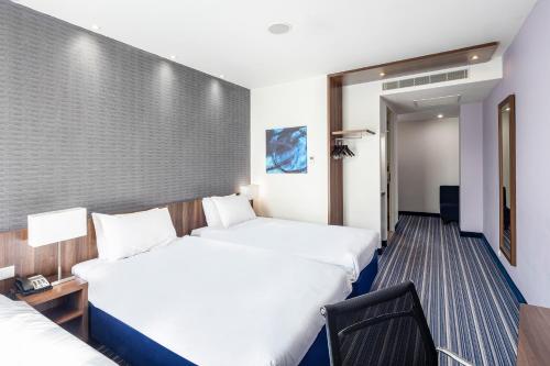 holiday inn express arnhem by ihg