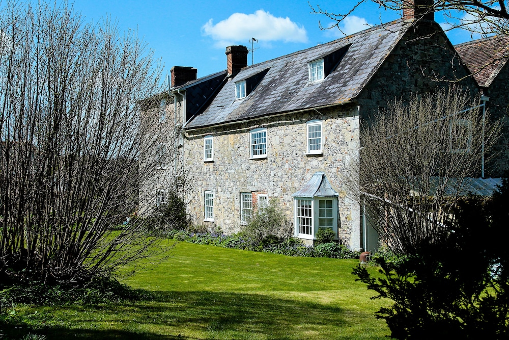 rollestone manor