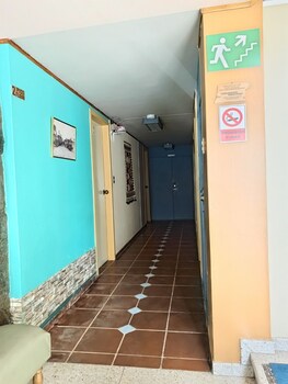 Othello,Los Dos Puentes>>Quito,3 star