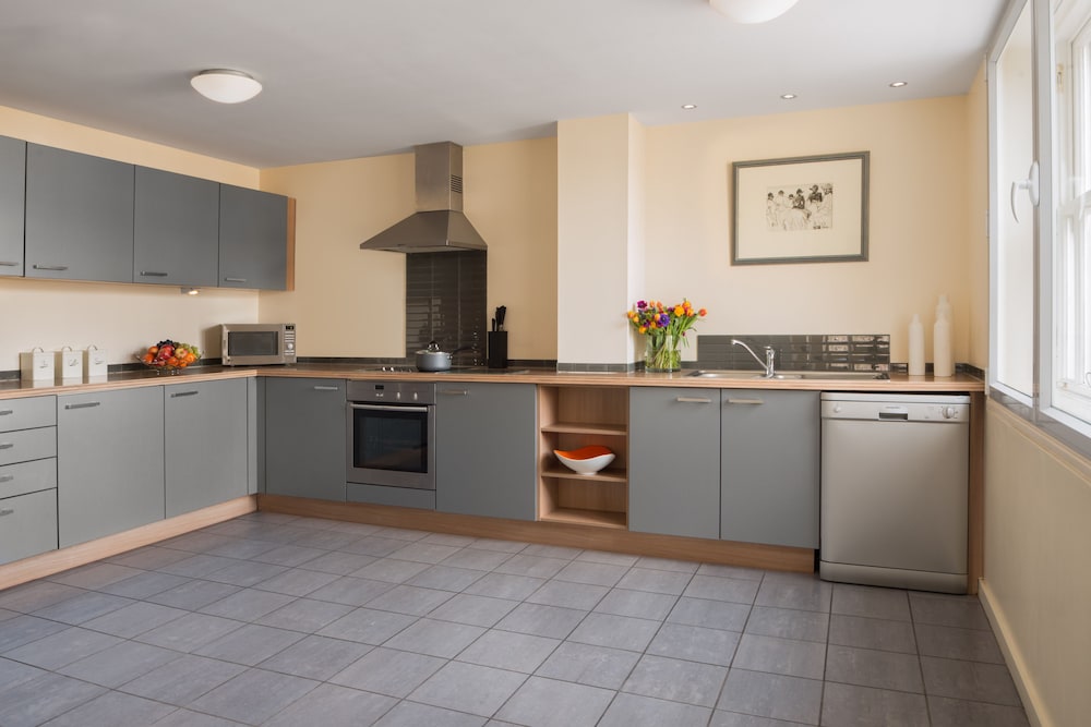 princes street suites