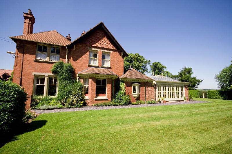 The Old Vicarage Restaurant With Rooms,Bridgnorth>>Birmingham,4 star