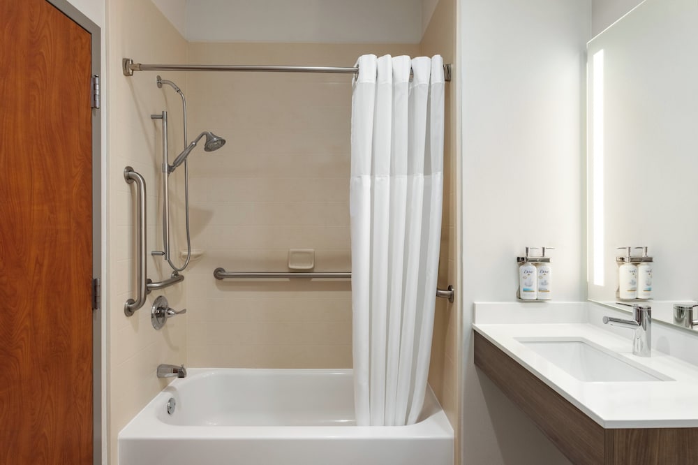 holiday inn express hotel and suites edmond by ihg