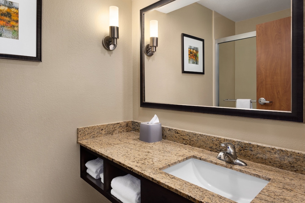 holiday inn express hotel and suites edmond by ihg