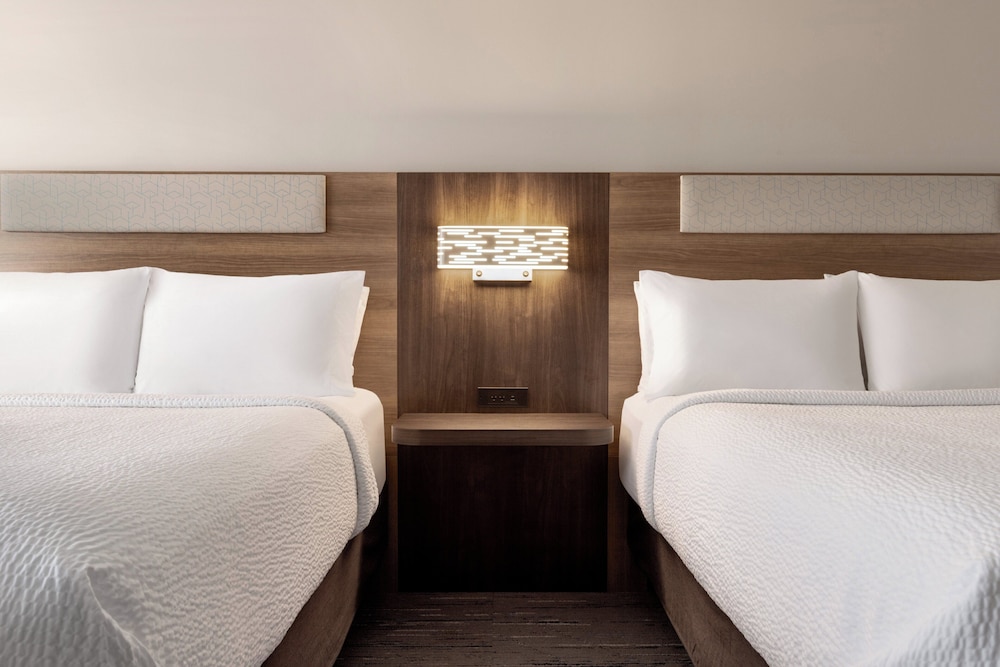 holiday inn express hotel and suites edmond by ihg
