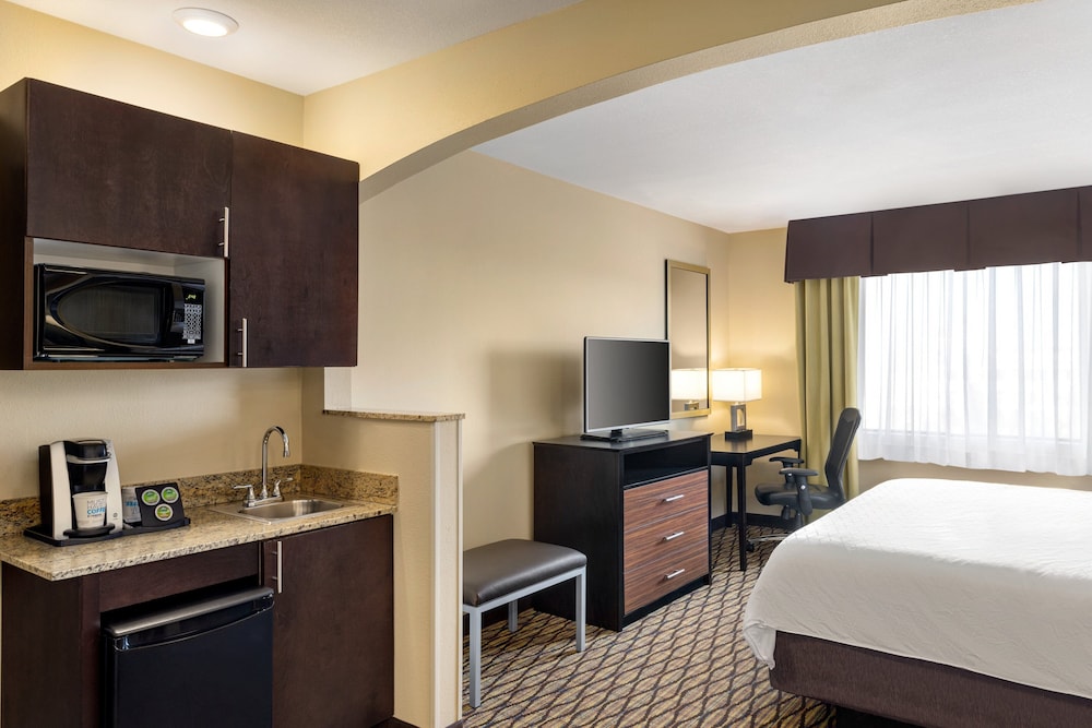 holiday inn express hotel and suites edmond by ihg