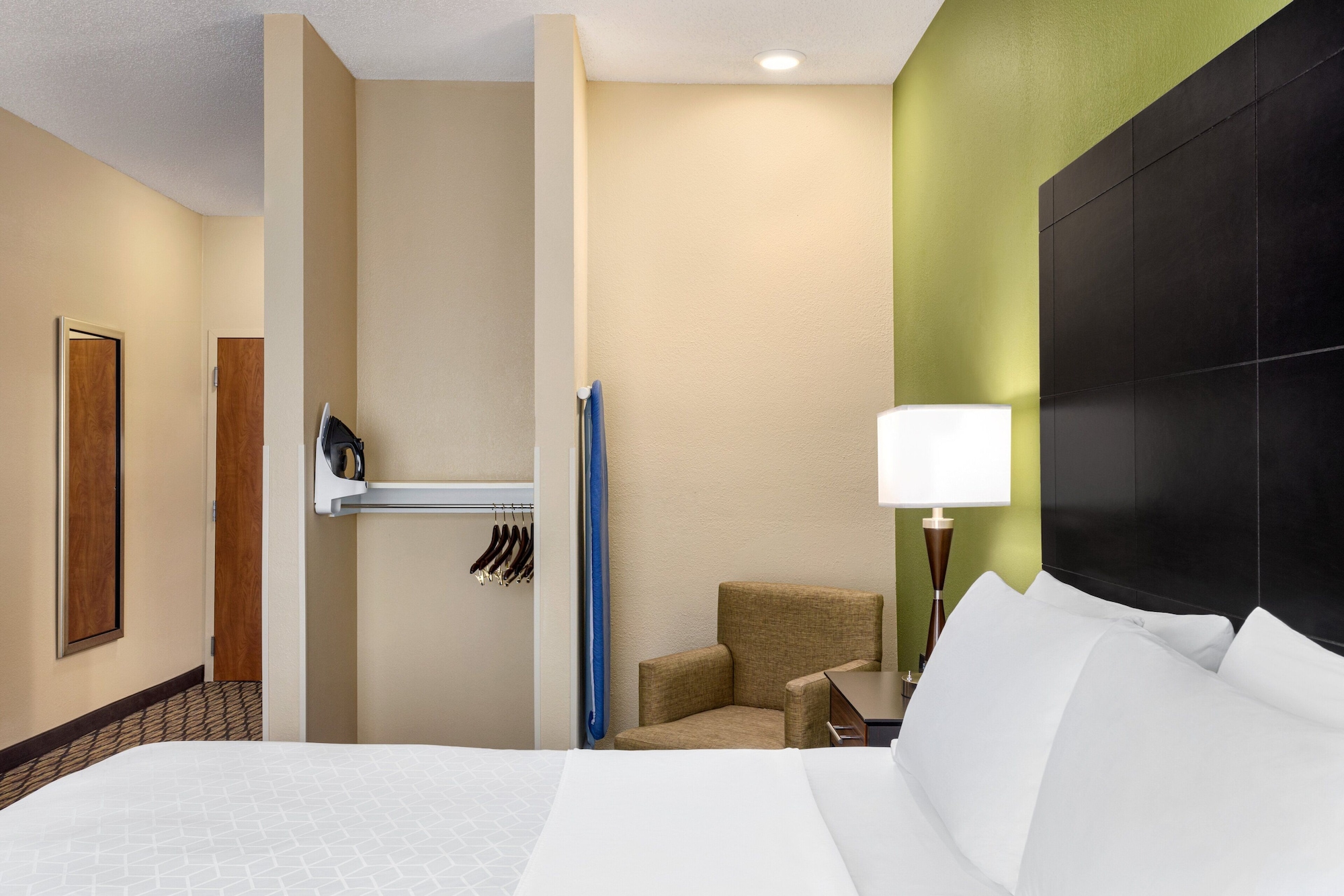 holiday inn express hotel and suites edmond by ihg