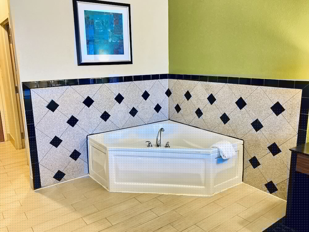 holiday inn express hotel and suites edmond by ihg