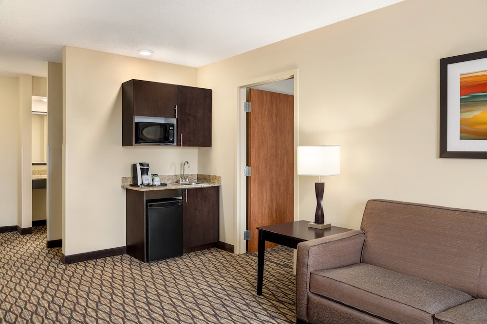 holiday inn express hotel and suites edmond by ihg