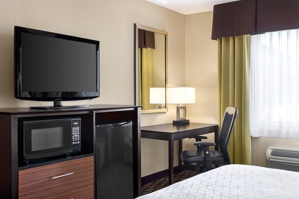 holiday inn express hotel and suites edmond by ihg