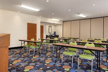 Holiday Inn Express Hotel & Suites Edmond By Ihg,Oklahoma>>Edmond,3 star