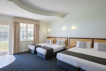 Serafino Mclaren Vale,Dingabledinga>>Adelaide,4 star