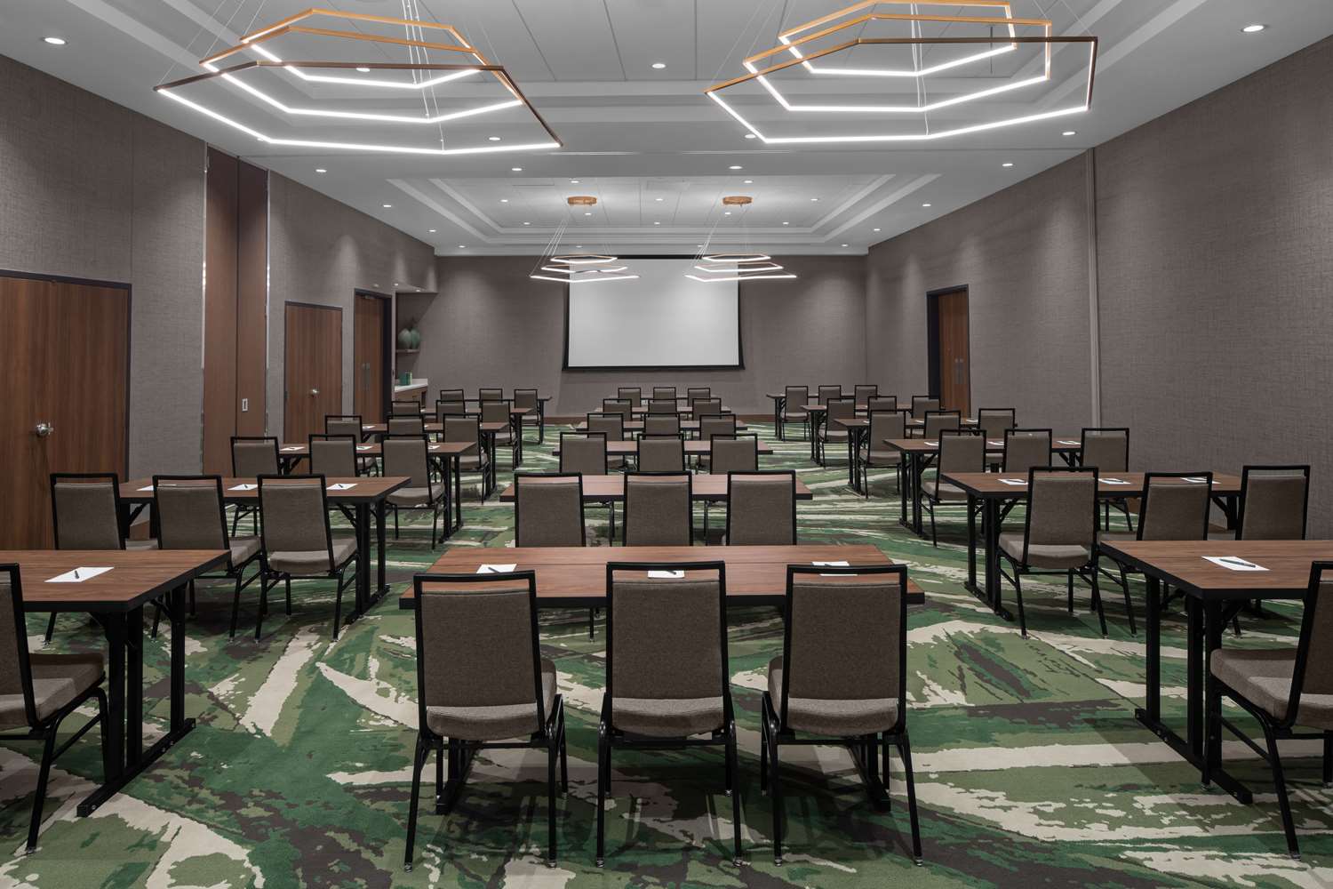 embassy suites by hilton madison downtown