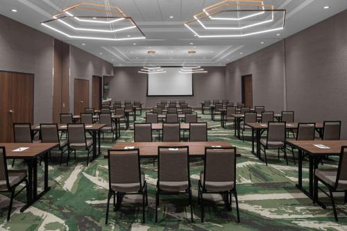 embassy suites by hilton madison downtown