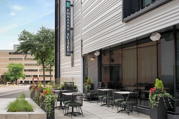 embassy suites by hilton madison downtown