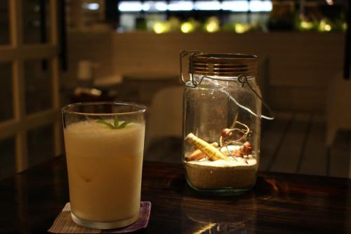 en hostel and cafe bar