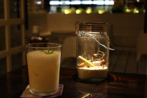 en hostel and cafe bar