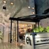 en hostel and cafe bar