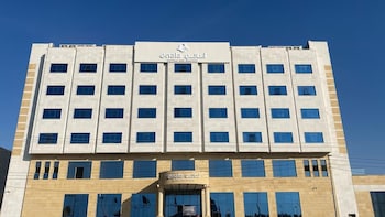 enala hotel umluj
