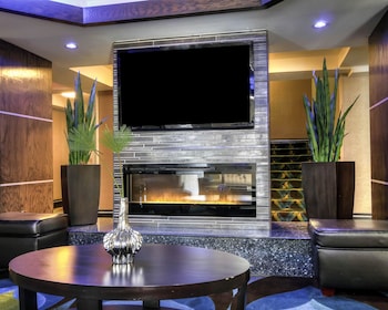 Comfort Inn & Suites I-10 Airport,El Paso International Airport>>El Paso,3 star