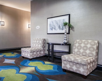 Comfort Inn & Suites I-10 Airport,El Paso International Airport>>El Paso,3 star